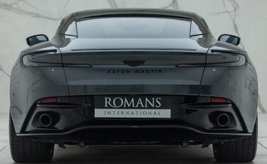 Aston Martin DB11 V8 8