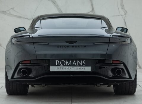 Aston Martin DB11 V8 8