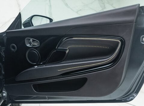 Aston Martin DB11 V8 24