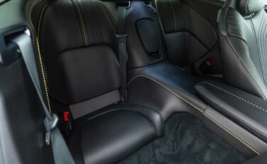 Aston Martin DB11 V8 16