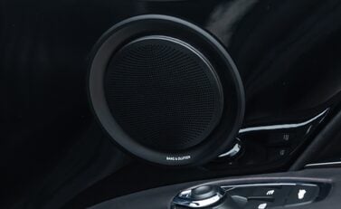 Aston Martin DB11 V8 25