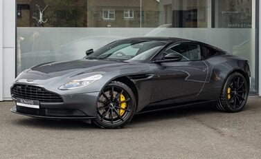 Aston Martin DB11 V8 2