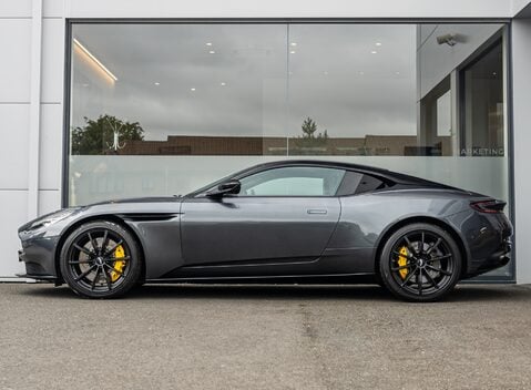 Aston Martin DB11 V8 3