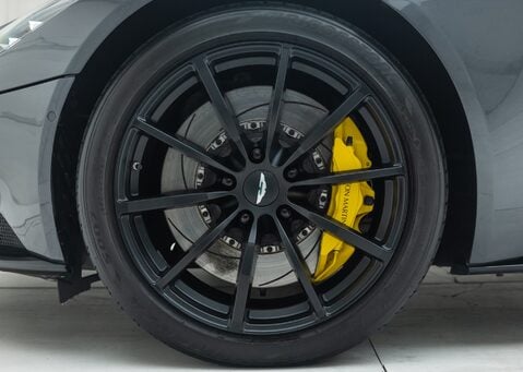 Aston Martin DB11 V8