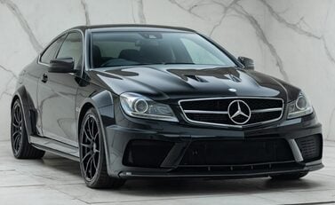 Mercedes-Benz C63 AMG Black Series 9