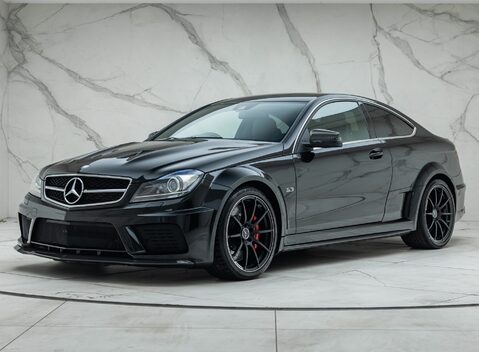Mercedes-Benz C63 AMG Black Series 1