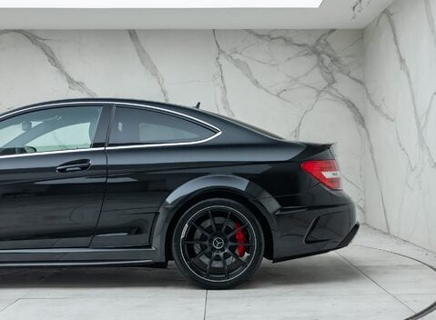Mercedes-Benz C63 AMG Black Series 38