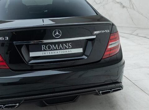 Mercedes-Benz C63 AMG Black Series 28