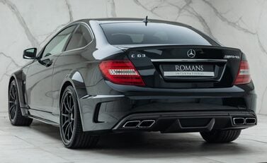 Mercedes-Benz C63 AMG Black Series 10