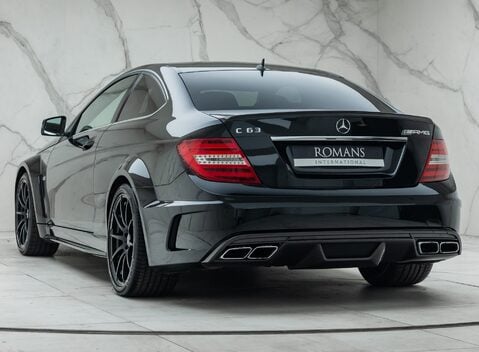 Mercedes-Benz C63 AMG Black Series 10