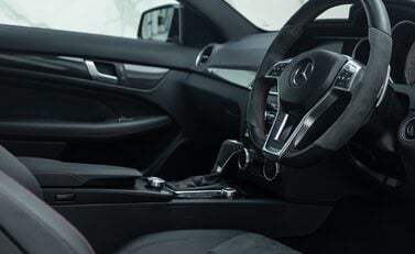 Mercedes-Benz C63 AMG Black Series 13