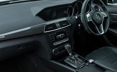 Mercedes-Benz C63 AMG Black Series 18