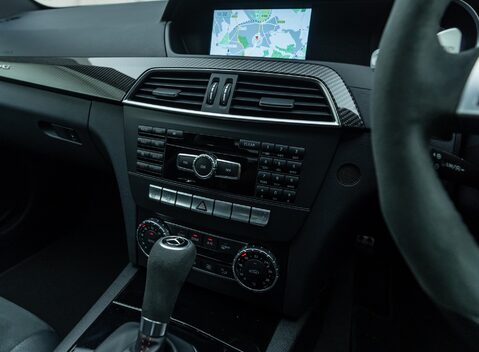 Mercedes-Benz C63 AMG Black Series 22