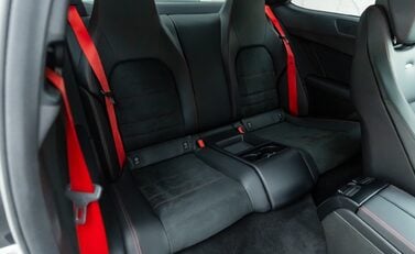 Mercedes-Benz C63 AMG Black Series 16