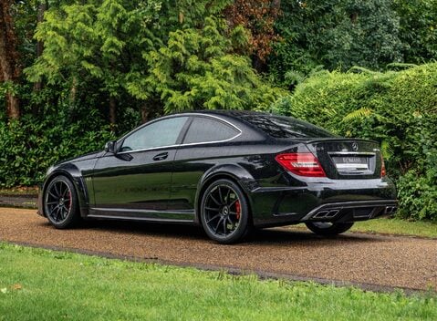 Mercedes-Benz C63 AMG Black Series 4