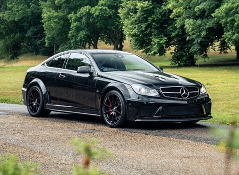 Mercedes-Benz C63 AMG Black Series 2