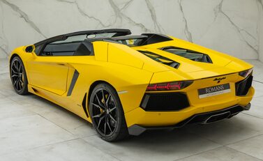 Lamborghini Aventador LP 700-4 ROADSTER 15