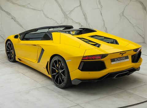 Lamborghini Aventador LP 700-4 ROADSTER 15