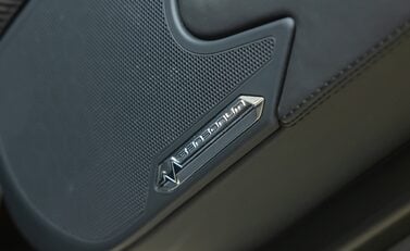 Lamborghini Aventador LP 700-4 ROADSTER 29