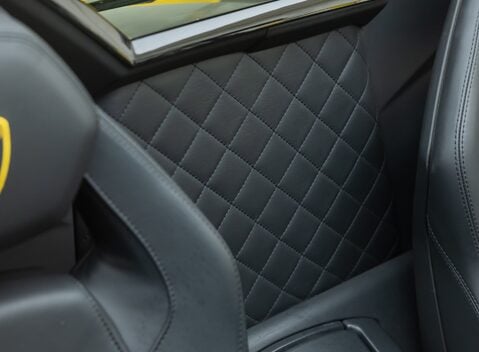 Lamborghini Aventador LP 700-4 ROADSTER 19