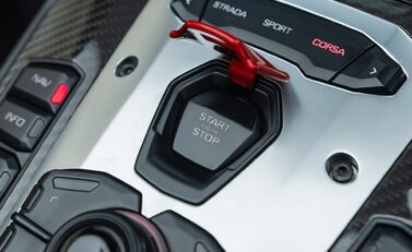 Lamborghini Aventador LP 700-4 ROADSTER 26