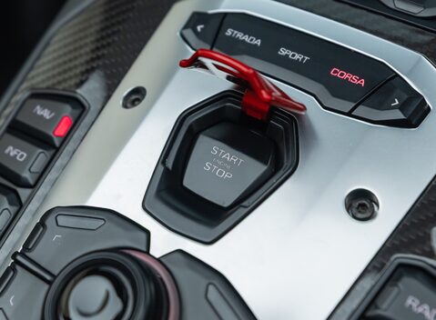 Lamborghini Aventador LP 700-4 ROADSTER 26