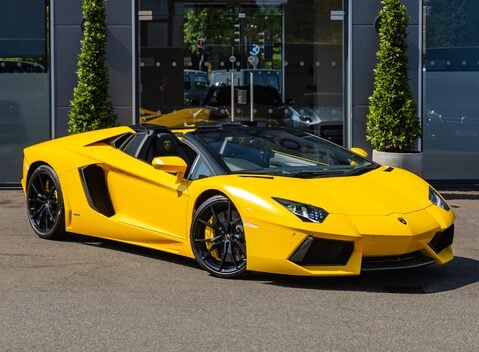 Lamborghini Aventador LP 700-4 ROADSTER 2