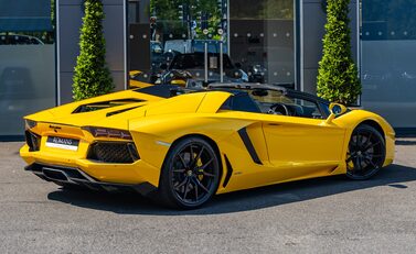 Lamborghini Aventador LP 700-4 ROADSTER 4