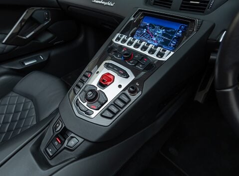 Lamborghini Aventador LP 700-4 ROADSTER 25