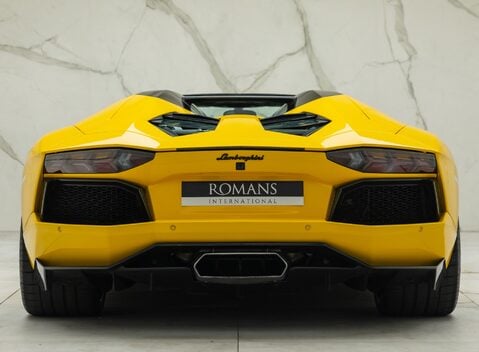 Lamborghini Aventador LP 700-4 ROADSTER 11