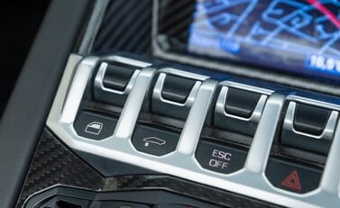 Lamborghini Aventador LP 700-4 ROADSTER 24