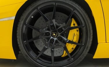 Lamborghini Aventador LP 700-4 ROADSTER 31