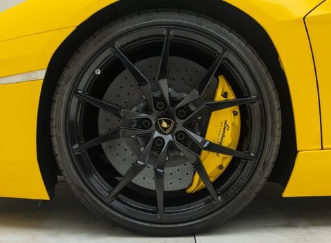 Lamborghini Aventador LP 700-4 ROADSTER 31