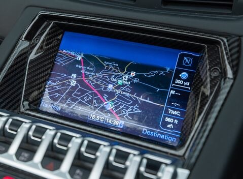 Lamborghini Aventador LP 700-4 ROADSTER 23