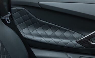 Lamborghini Aventador LP 700-4 ROADSTER 30