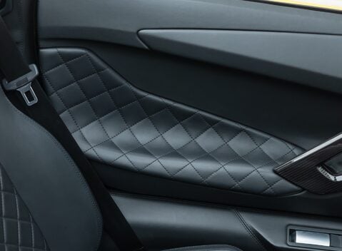 Lamborghini Aventador LP 700-4 ROADSTER 30