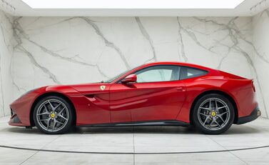 Ferrari F12 Berlinetta 5
