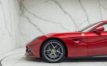 Ferrari F12 Berlinetta 35