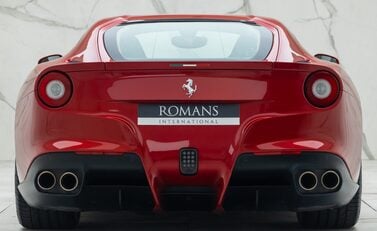 Ferrari F12 Berlinetta 8