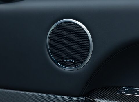Land Rover Range Rover Sport SVR Urban 26