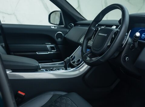 Land Rover Range Rover Sport SVR Urban 13