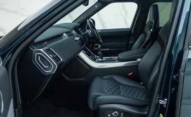 Land Rover Range Rover Sport SVR Urban 18
