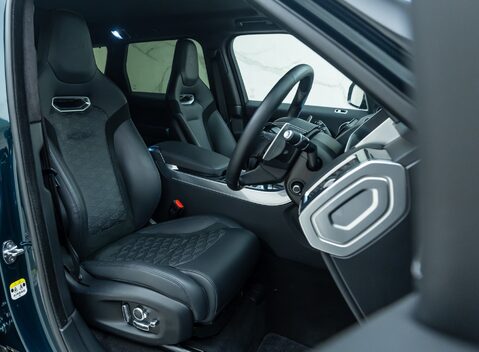 Land Rover Range Rover Sport SVR Urban 14