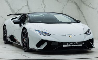 Lamborghini Huracan Spyder LP 640-4 PERFORMANTE 12