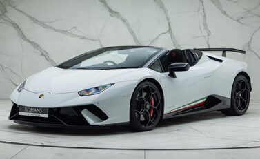 Lamborghini Huracan Spyder LP 640-4 PERFORMANTE 1