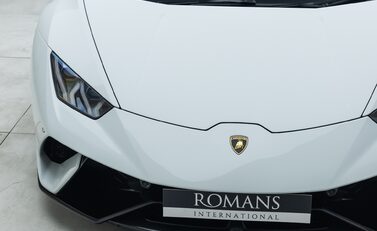 Lamborghini Huracan Spyder LP 640-4 PERFORMANTE 32