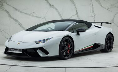 Lamborghini Huracan Spyder LP 640-4 PERFORMANTE 5