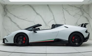 Lamborghini Huracan Spyder LP 640-4 PERFORMANTE 6