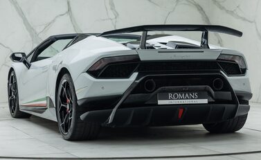 Lamborghini Huracan Spyder LP 640-4 PERFORMANTE 13