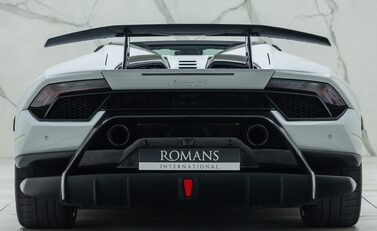 Lamborghini Huracan Spyder LP 640-4 PERFORMANTE 11